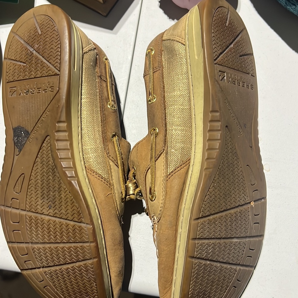 Ladies Sperrys - Picture 3 of 3